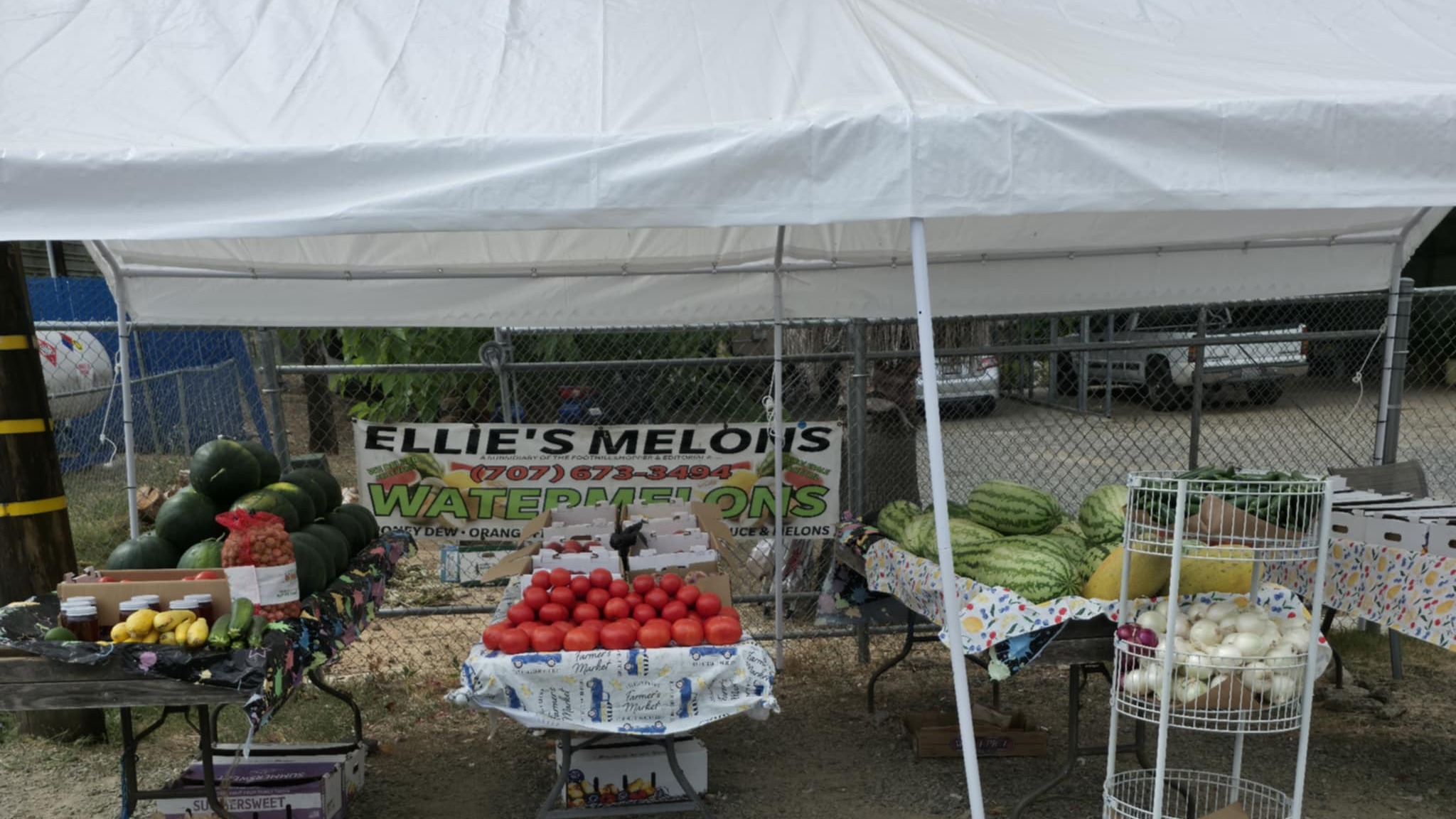 Ellie's Melons And Produce fruit stand